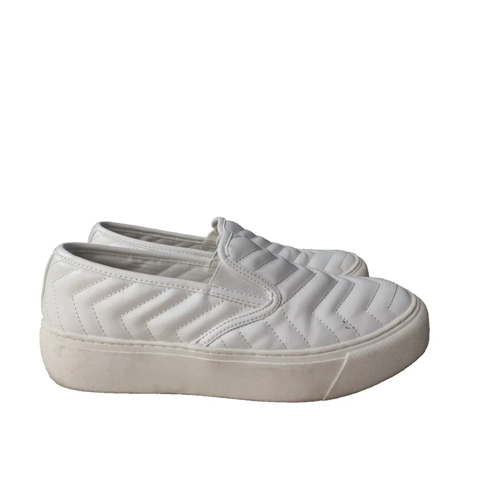 WILD PAIR Womens White Milann Toe Platform Slip On Athletic‎ Sneakers 9.5